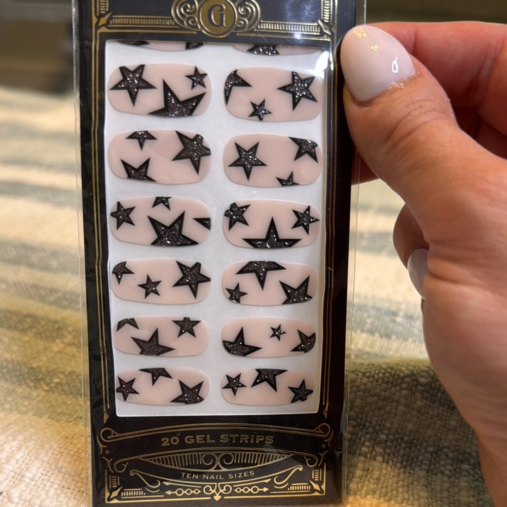 Gaudy Octopus Black and Nude Glam Gel Nail Strips - Picture 2 of 6